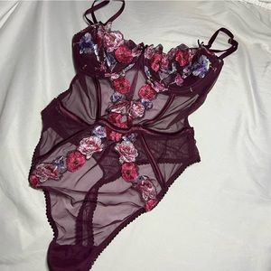 Victoria’s Secret lingerie XS